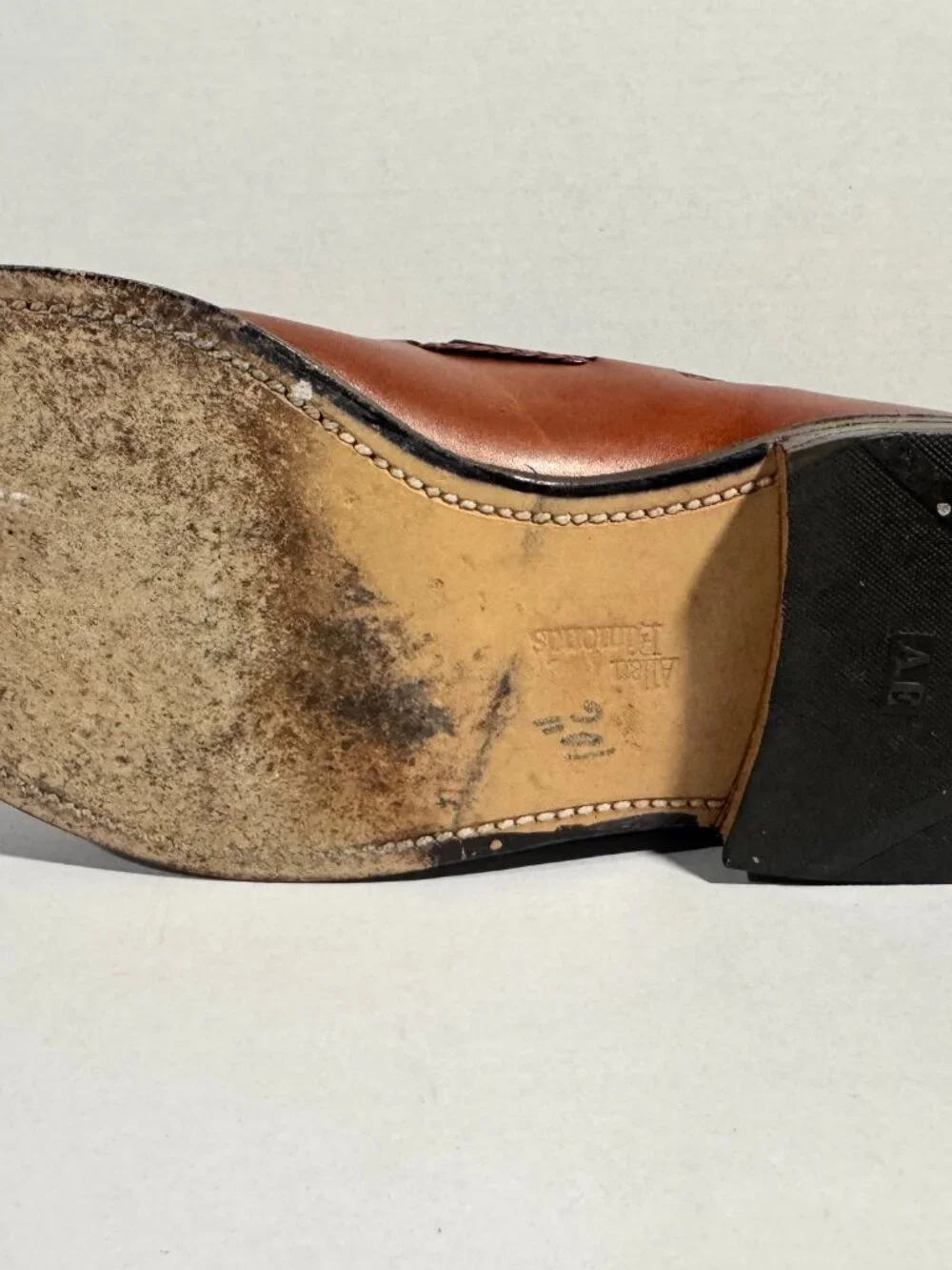 Allen Edmonds Pembrooke Vintage Tassel Leather Loafers |Cognac ~ 9.5 7147